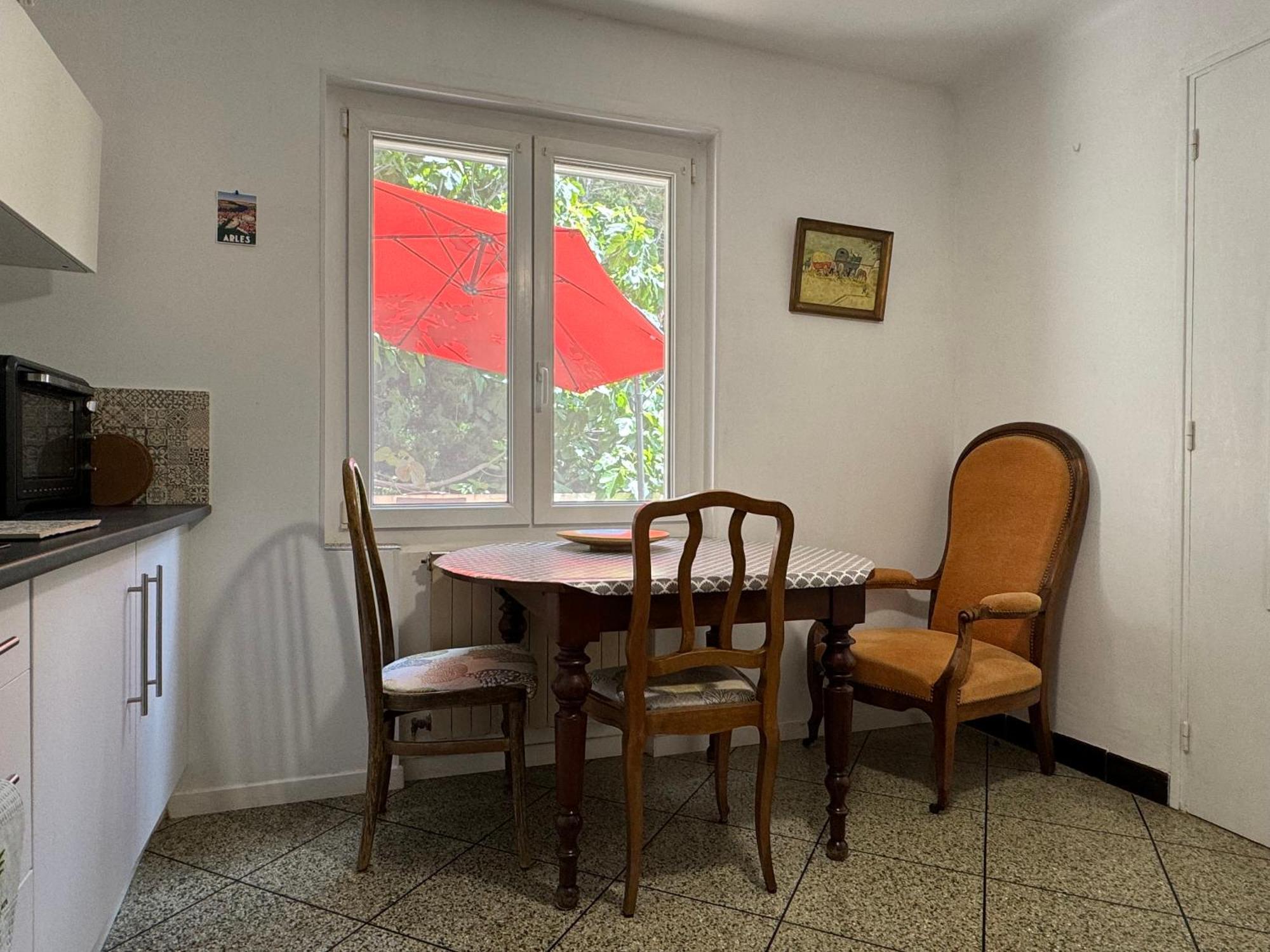 En Ville Avec Un Air De Campagne Arles Exteriör bild